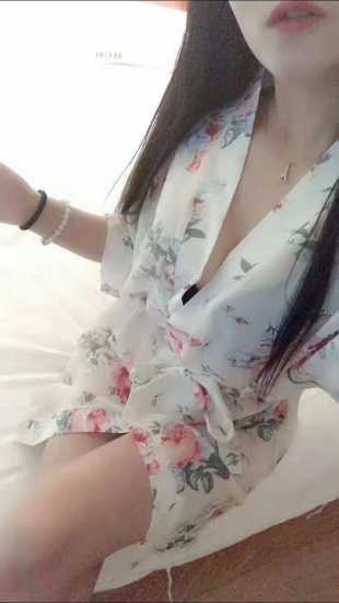 体验超嫩的极品学生妹妹 逼逼粉 奶头嫩